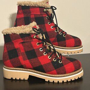 TALBOTS Jilly Sz 7.5 Red and Black Buffalo Plaid Faux Fur Lined Lace-up Boots